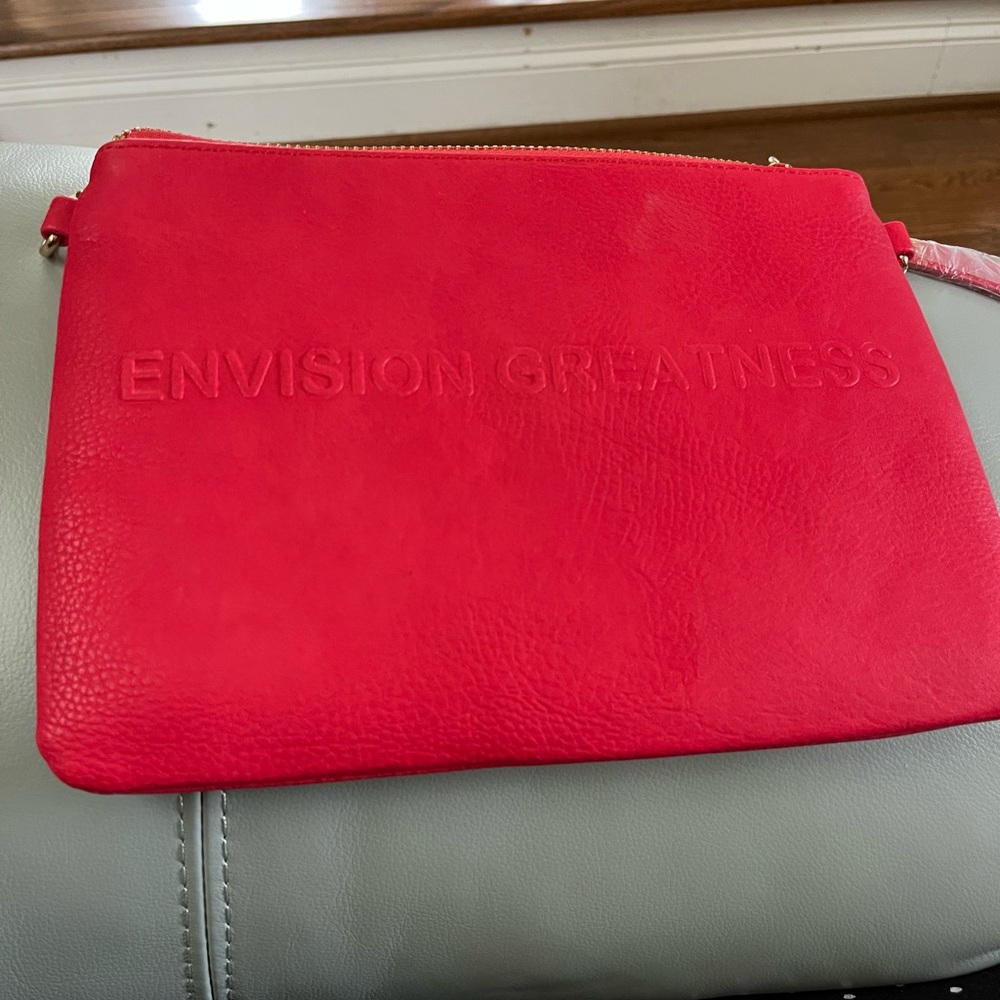 🍎🍎🍎CROSSBODY BAG w CHAIN STRAP